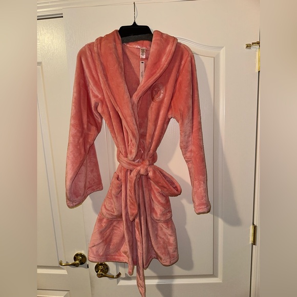 Robe Short cozy soft plush Victoria’s Secret size xsmall/small pink💗✨🎀 - Picture 8 of 12